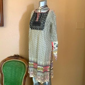 NWT Sapphire Colorful Tunic.  Sz M